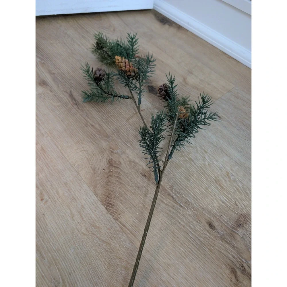 12Pcs Artificial Holly Berries Pinecones Gold Trim Rattan Star